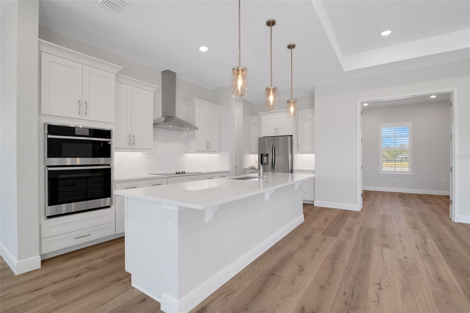 Image 4 of 14 For 2050 79th Loop