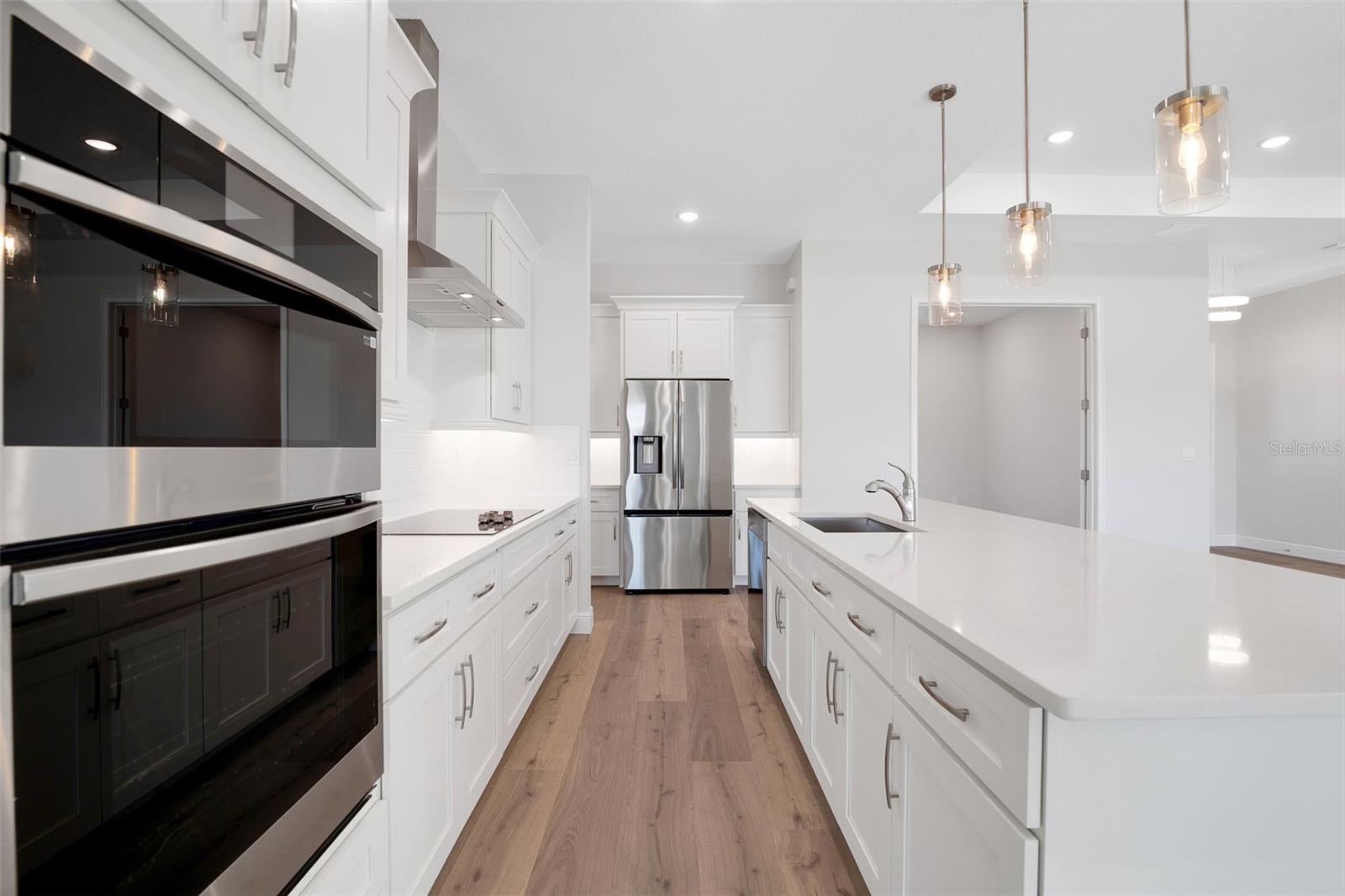 Image 5 of 14 For 2050 79th Loop