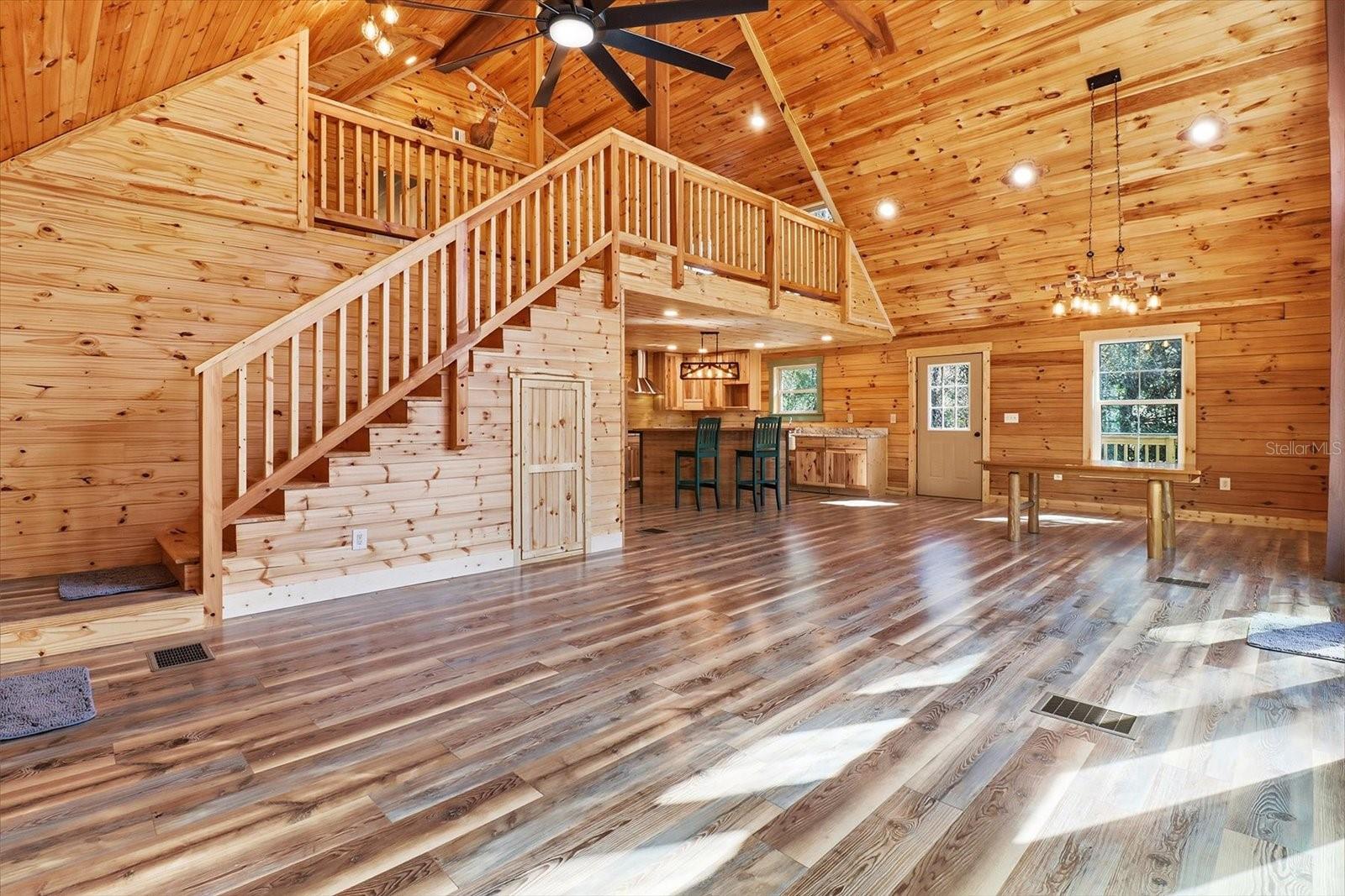 Listing photo id 8 for 8863 Evans Avenue