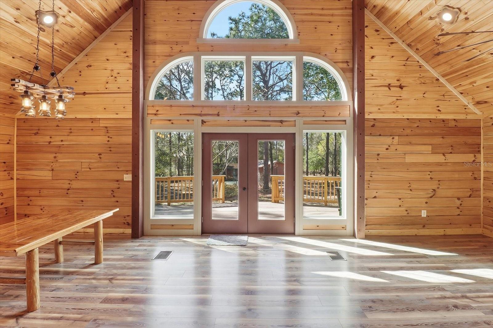 Listing photo id 12 for 8863 Evans Avenue