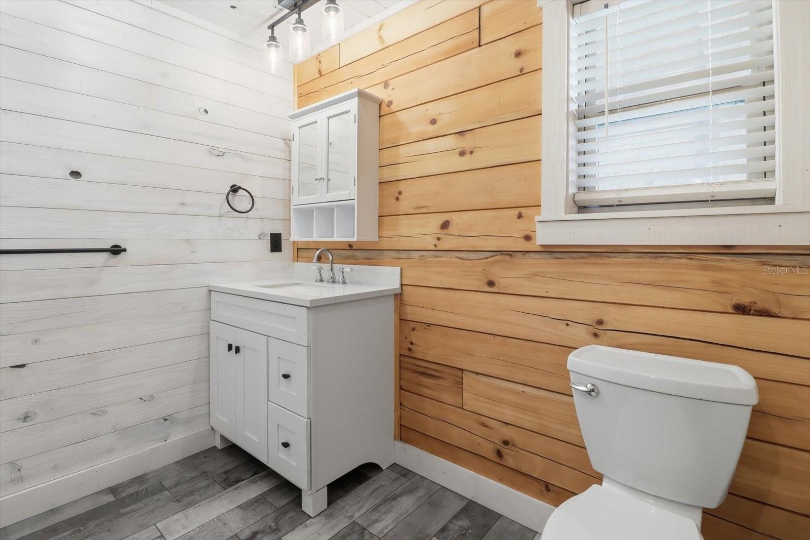 Listing photo id 24 for 8863 Evans Avenue