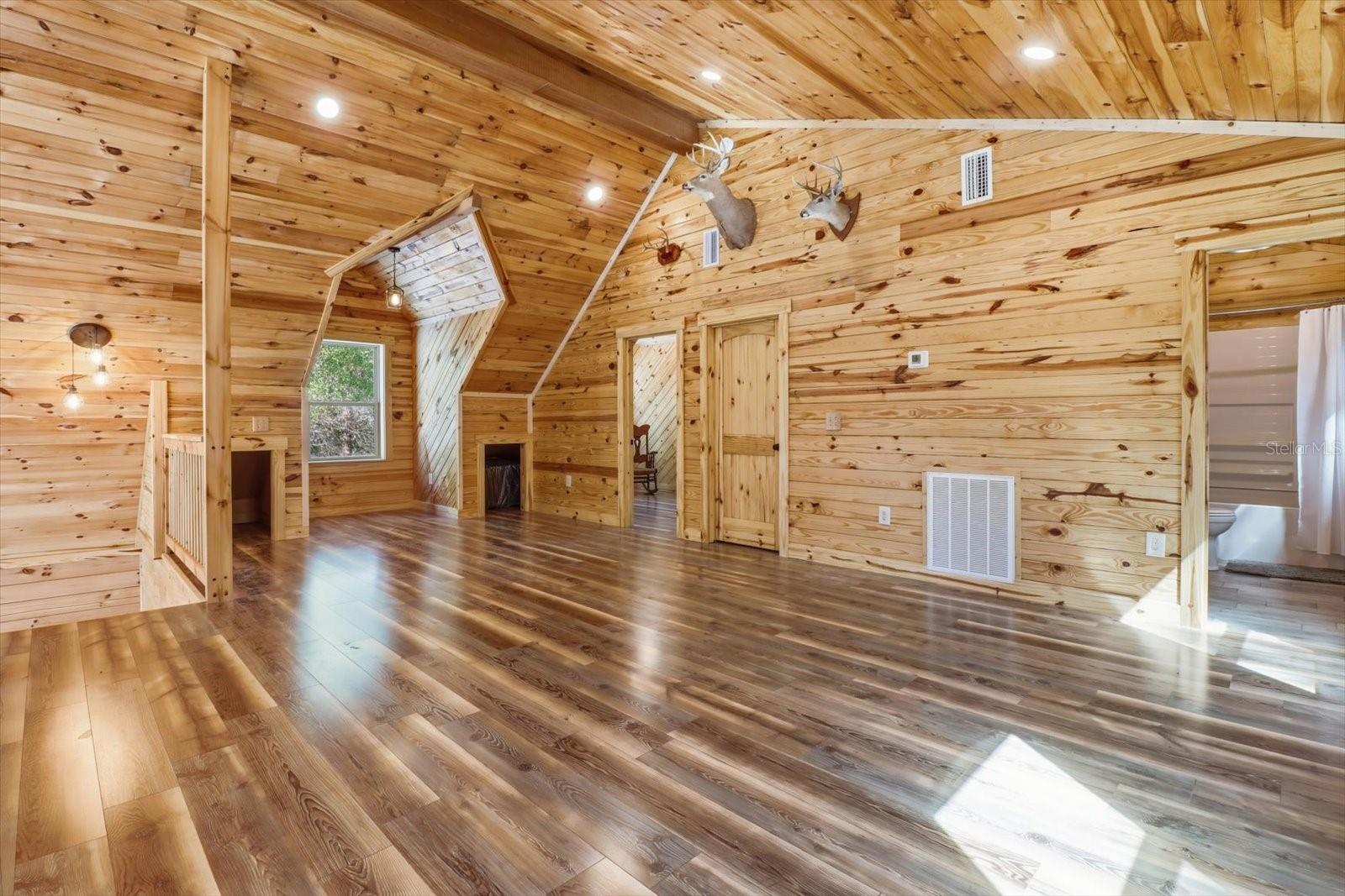 Listing photo id 29 for 8863 Evans Avenue