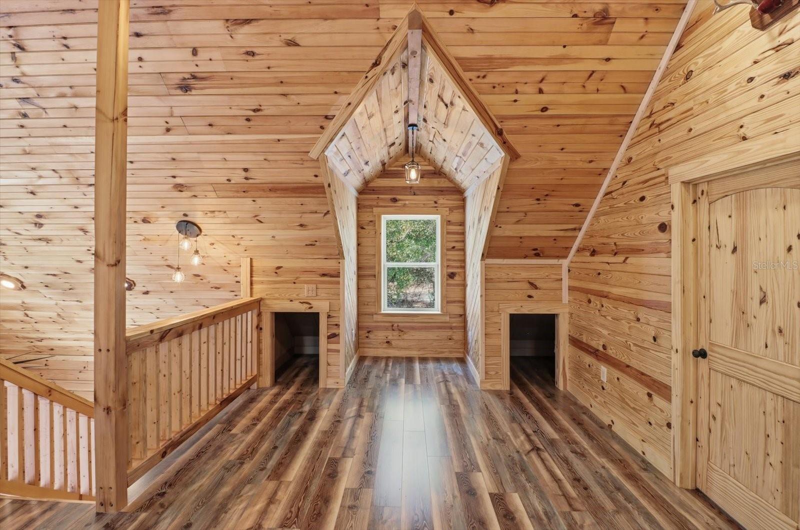 Listing photo id 30 for 8863 Evans Avenue