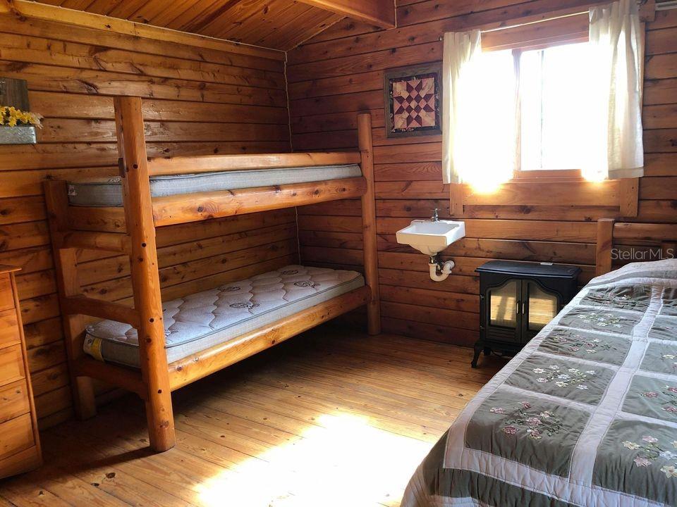 Listing photo id 42 for 8863 Evans Avenue