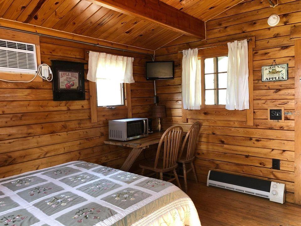 Listing photo id 43 for 8863 Evans Avenue