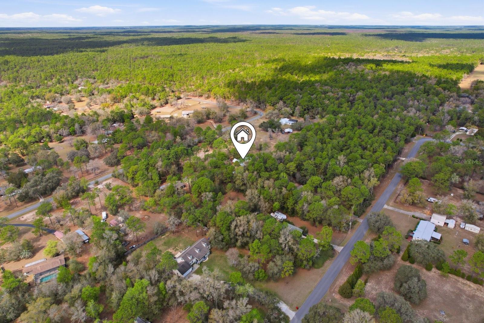 Listing photo id 3 for 8863 Evans Avenue