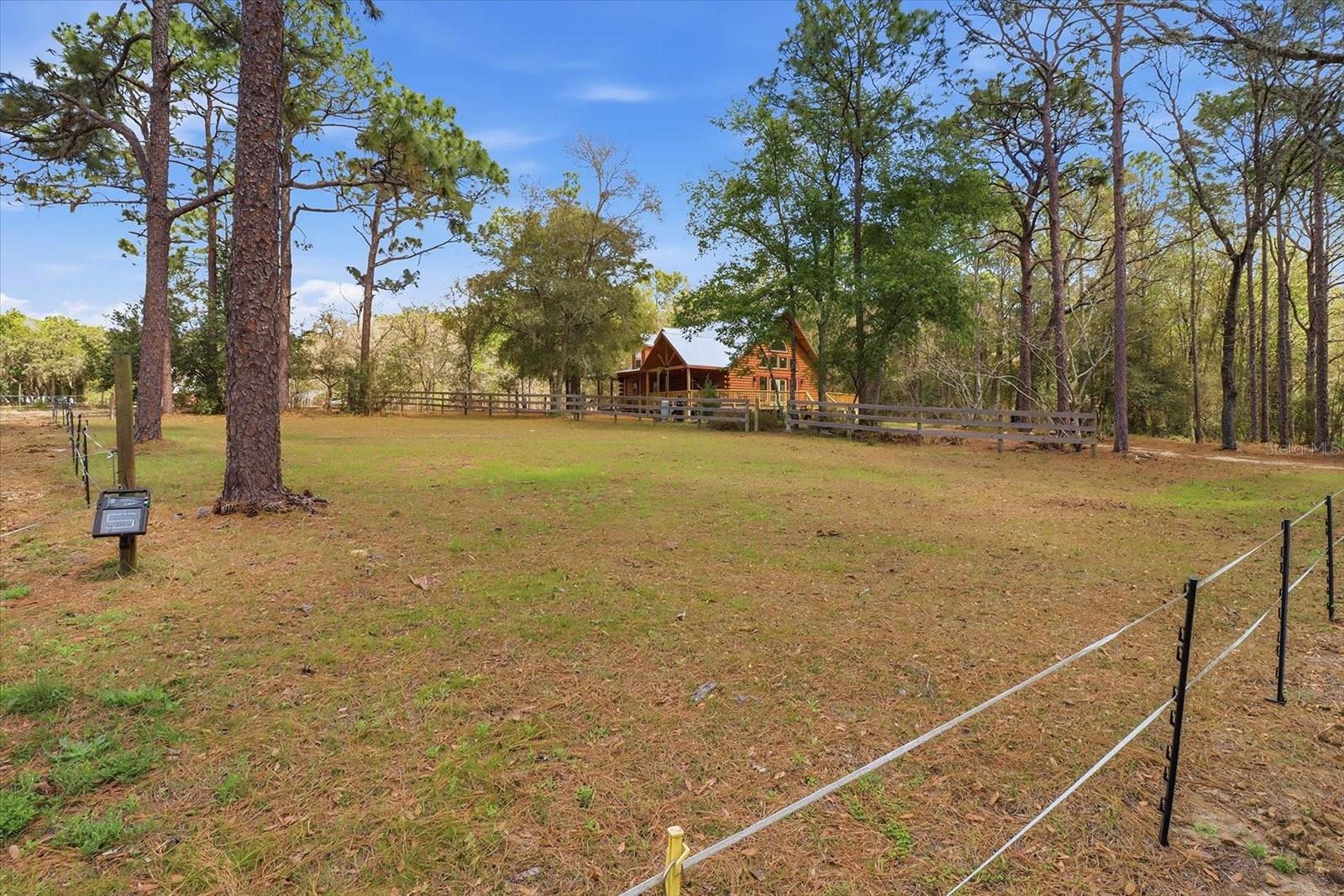 Listing photo id 48 for 8863 Evans Avenue