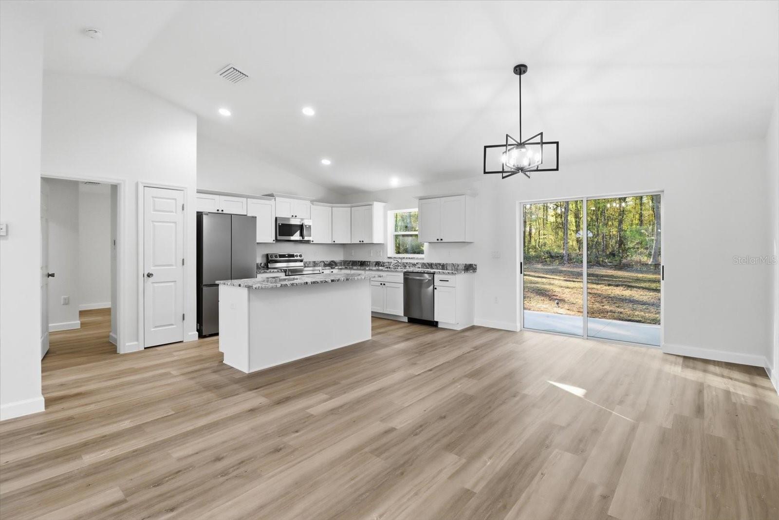 Listing photo id 8 for 2992 Camilo Drive