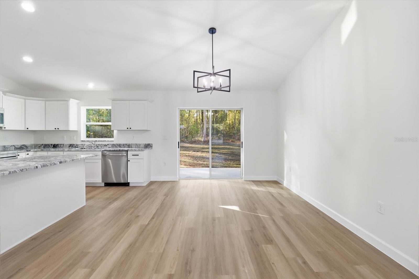 Listing photo id 11 for 2992 Camilo Drive