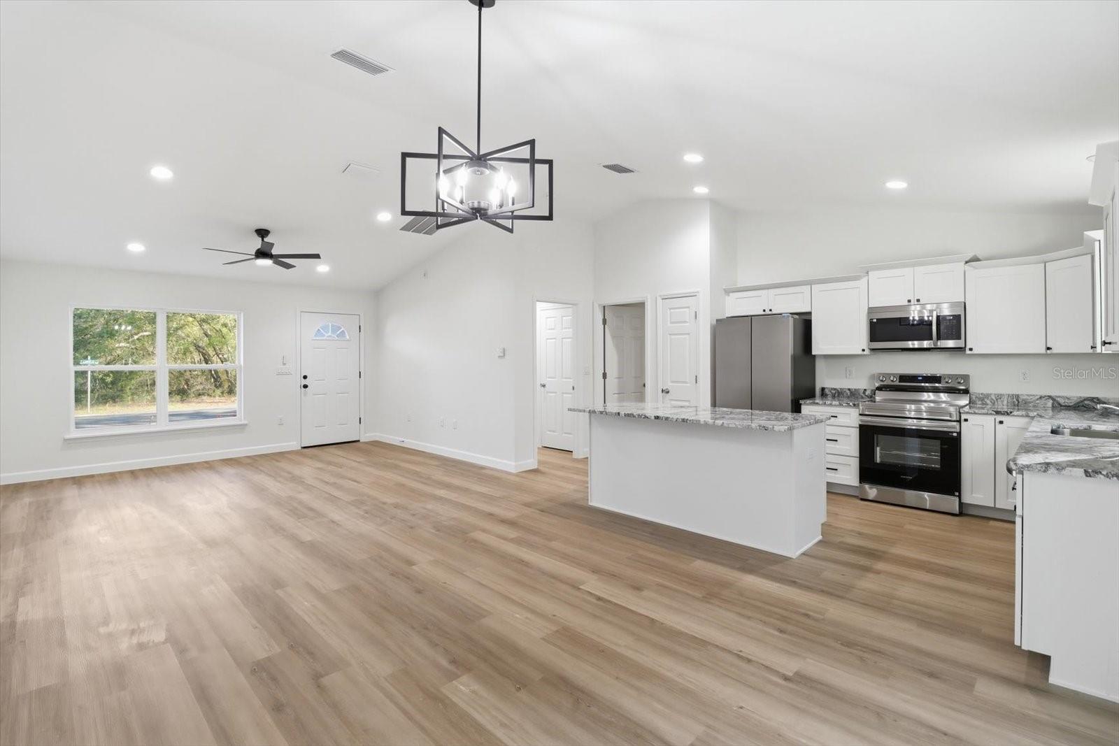 Listing photo id 12 for 2992 Camilo Drive