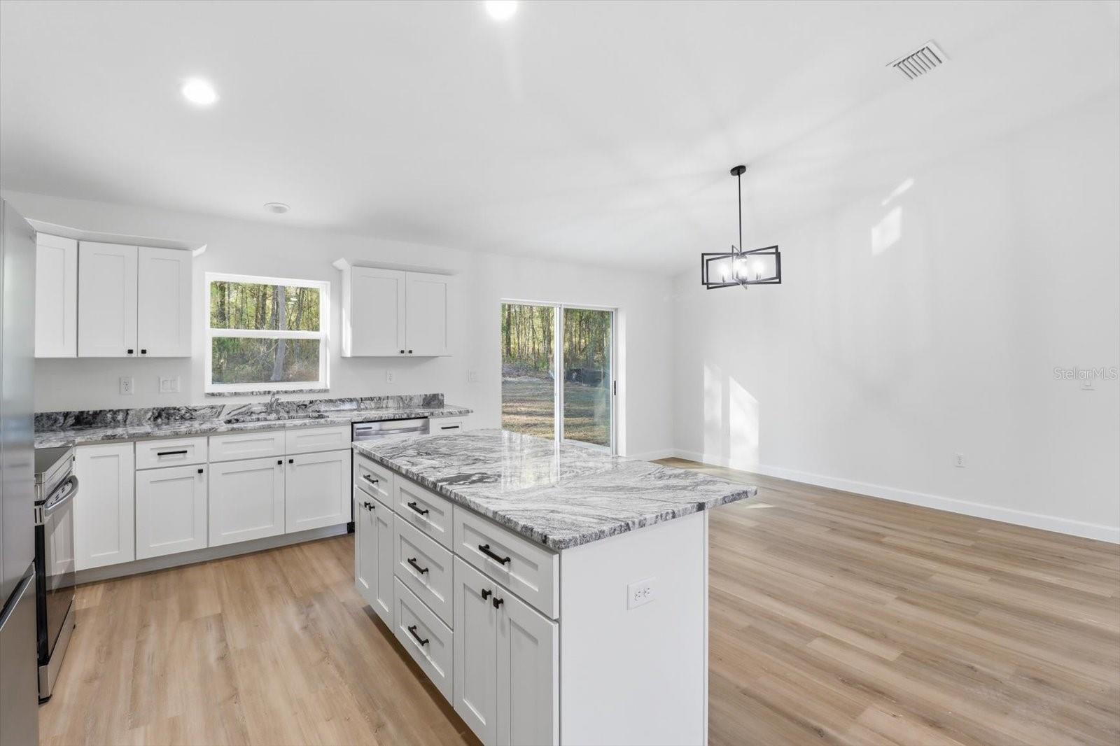 Listing photo id 16 for 2992 Camilo Drive