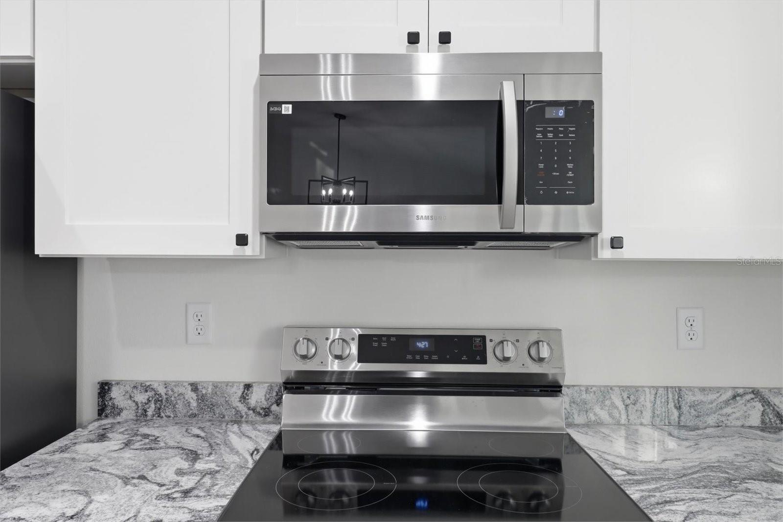 Listing photo id 17 for 2992 Camilo Drive