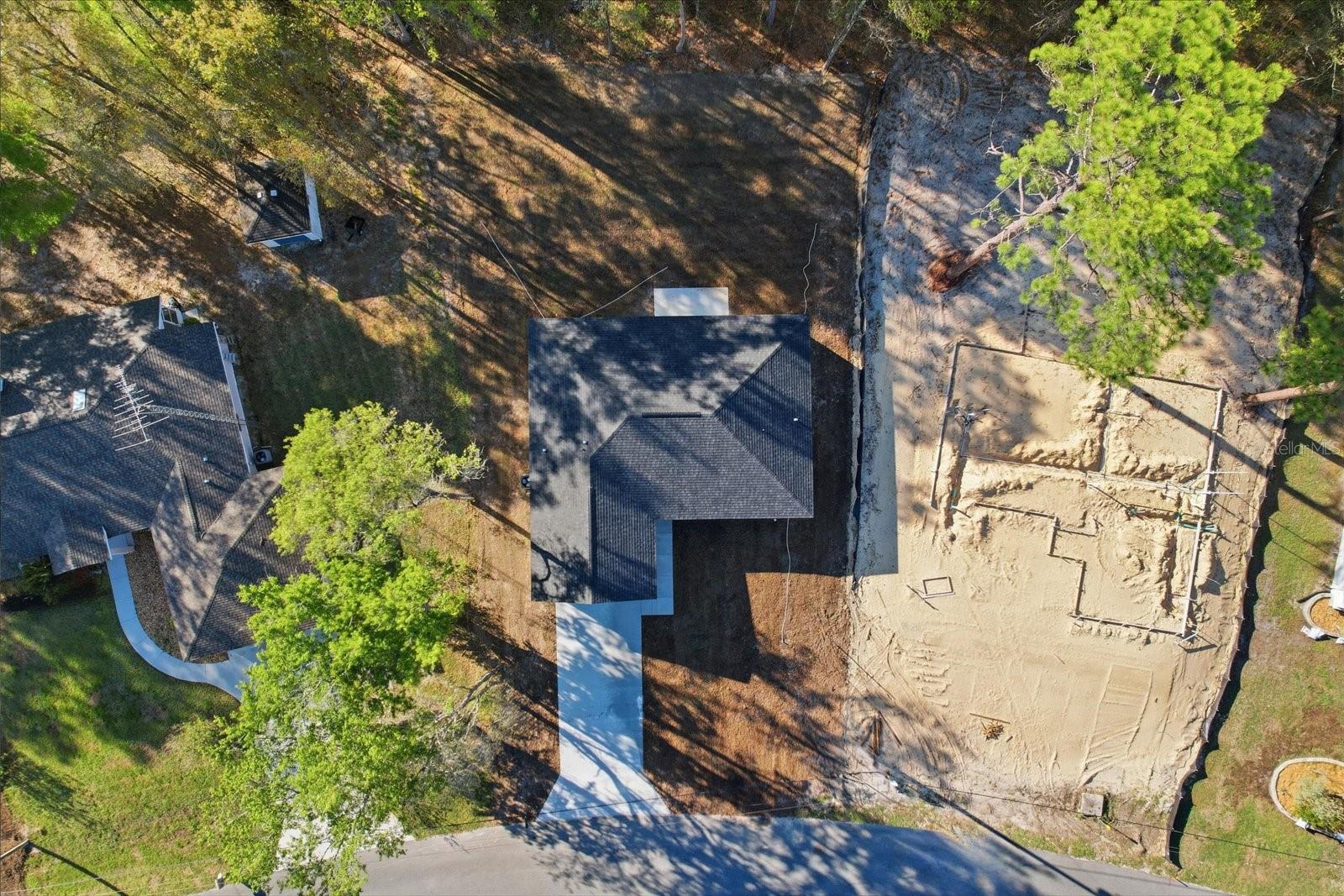 Listing photo id 36 for 2992 Camilo Drive