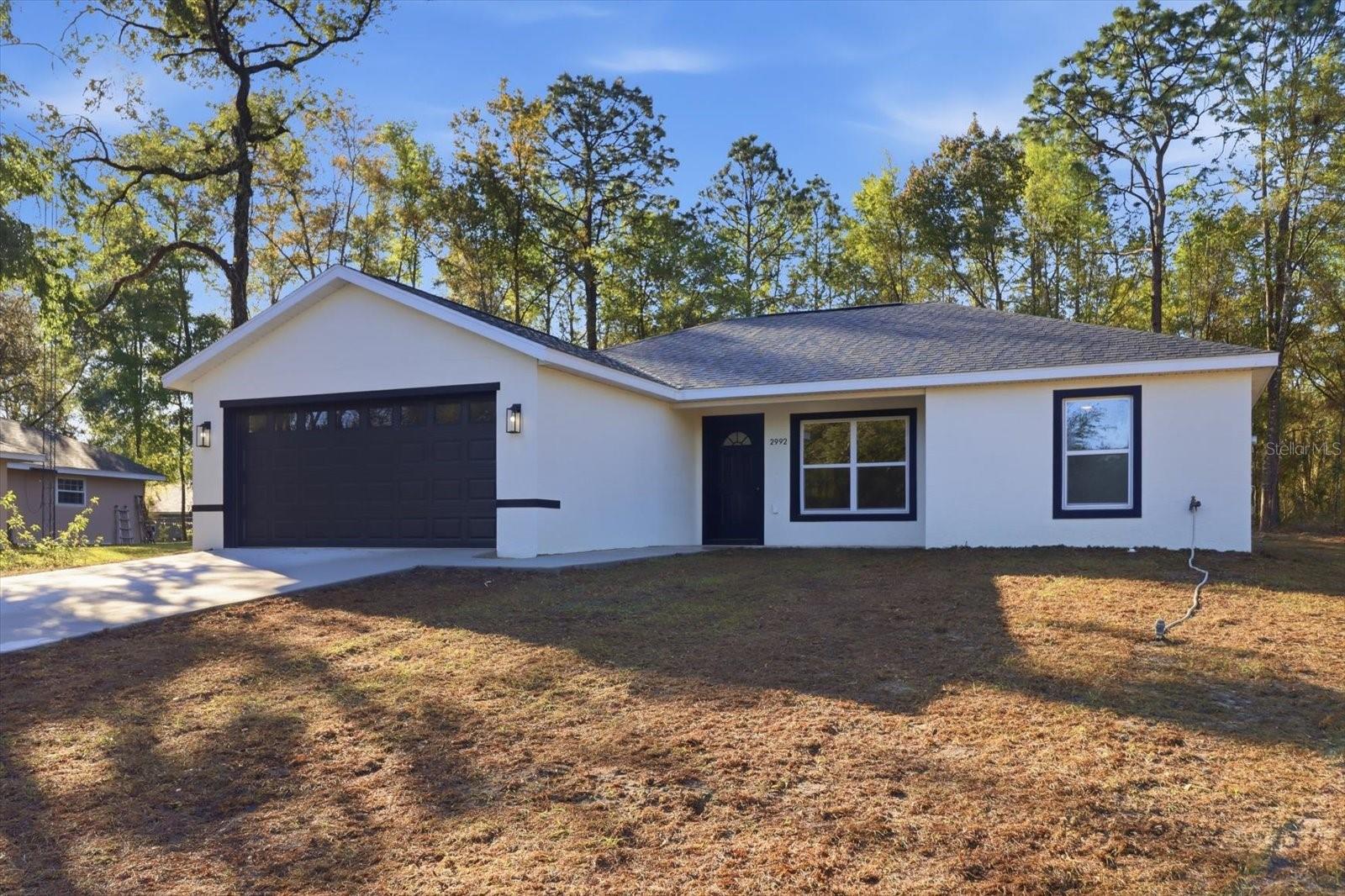 Listing photo id 2 for 2992 Camilo Drive