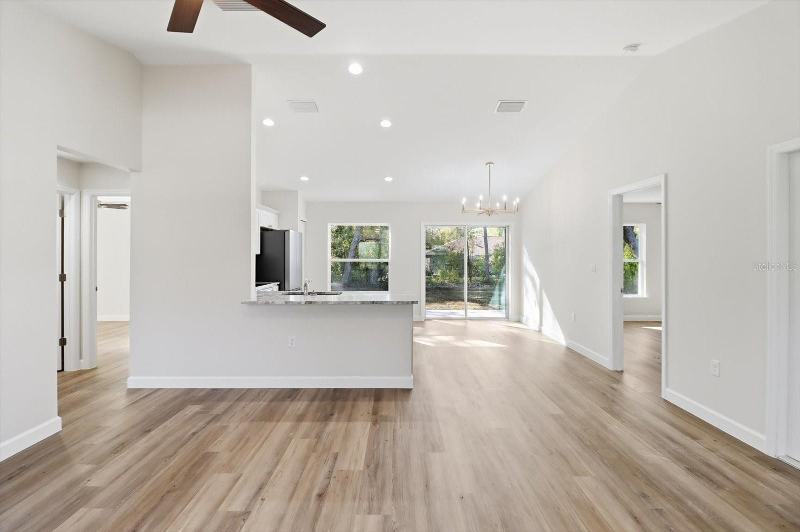 Listing photo id 8 for 2980 Camilo Drive