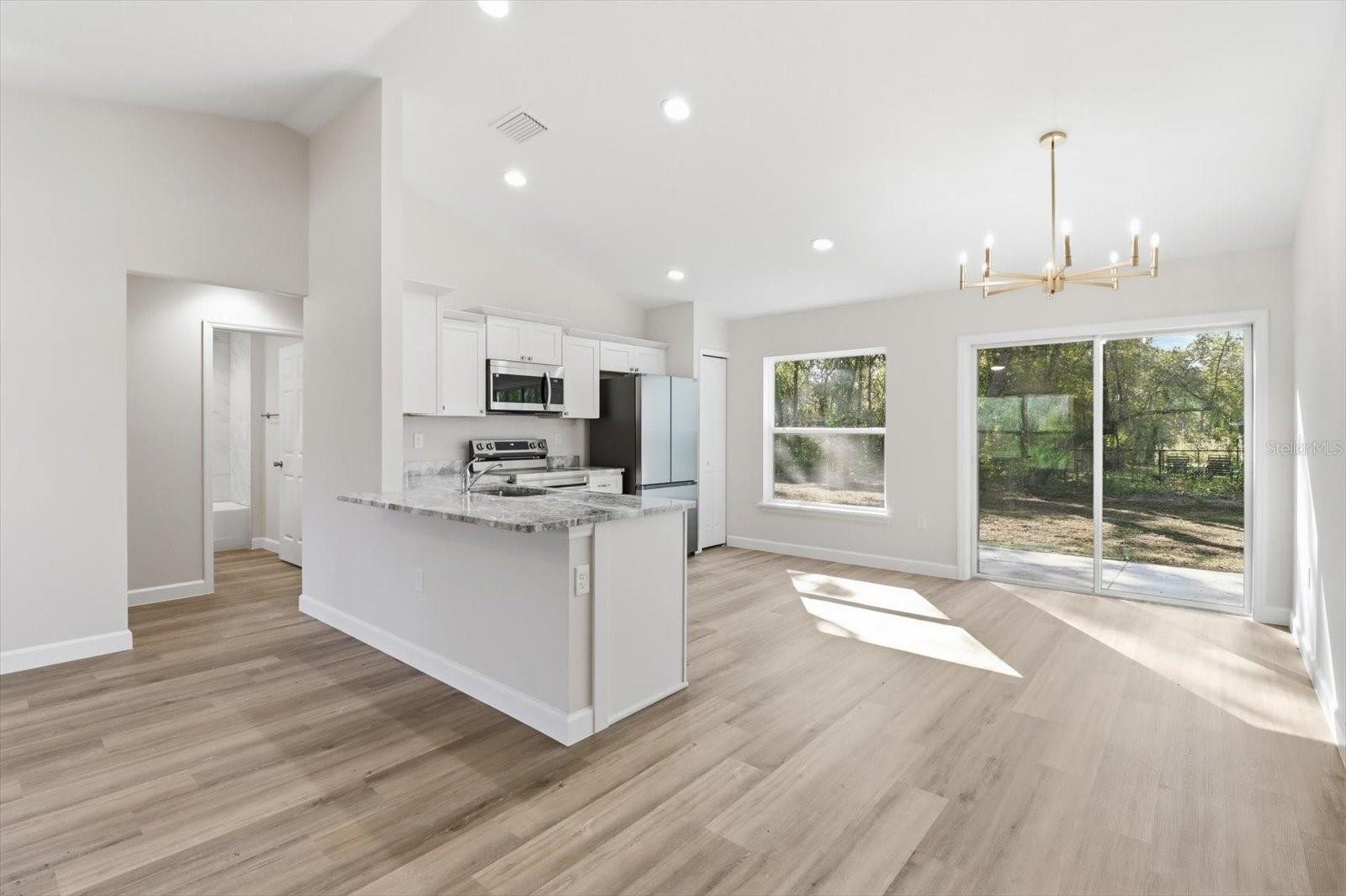 Listing photo id 13 for 2980 Camilo Drive