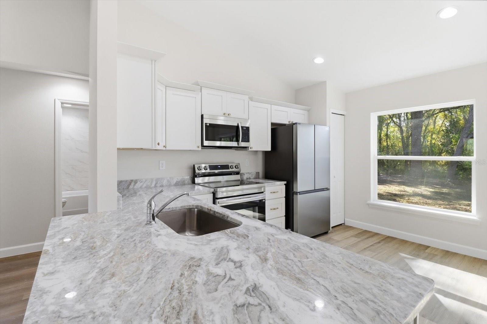 Listing photo id 15 for 2980 Camilo Drive