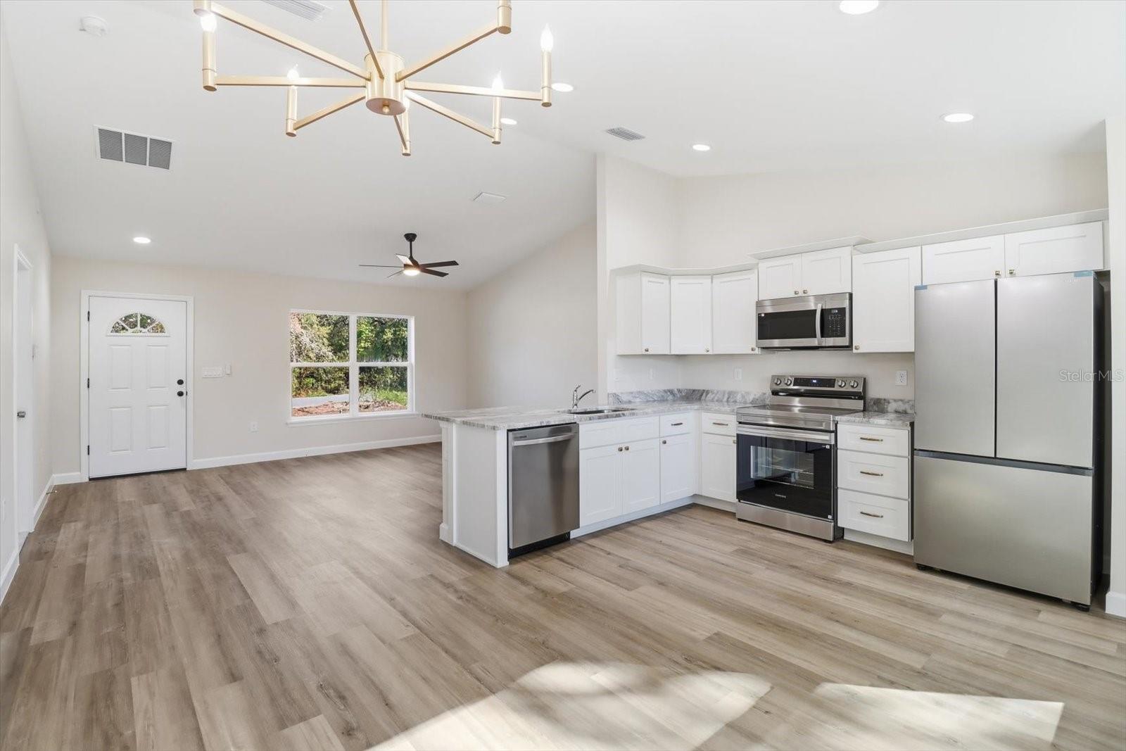 Listing photo id 16 for 2980 Camilo Drive