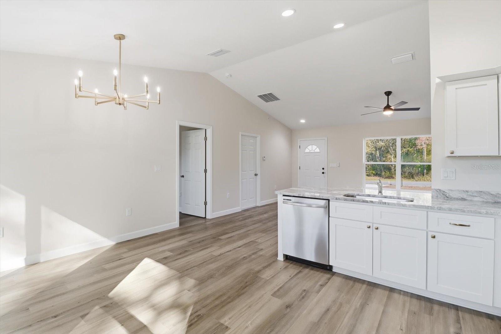 Listing photo id 18 for 2980 Camilo Drive