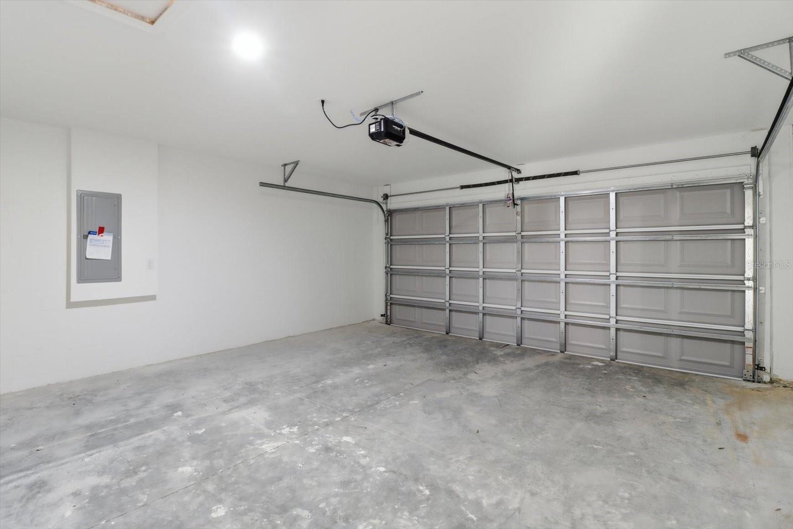 Listing photo id 33 for 2980 Camilo Drive