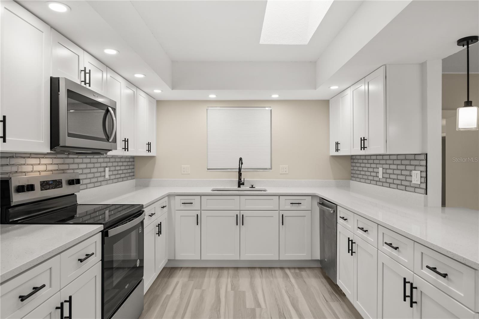 Image 11 of 34 For 15690 46th Circle