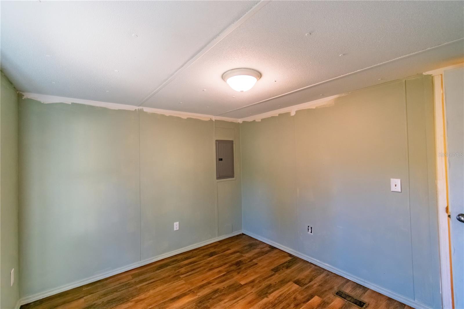 Image 16 of 26 For 2958 161st Place