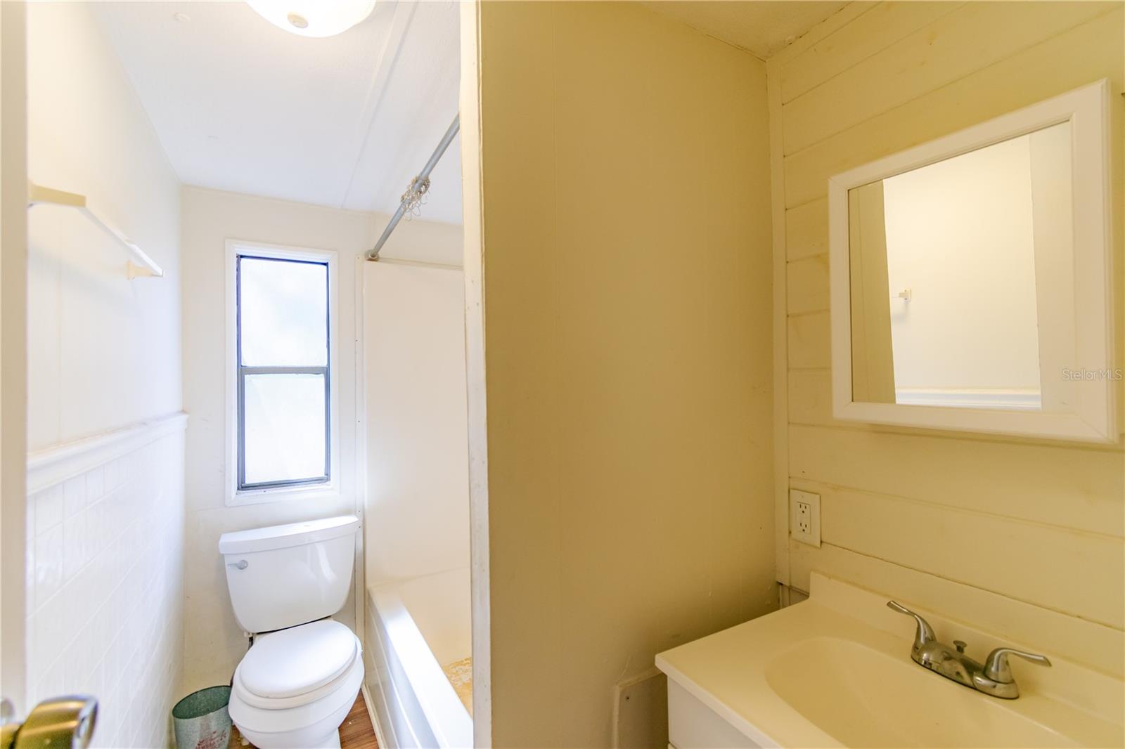 Image 18 of 26 For 2958 161st Place