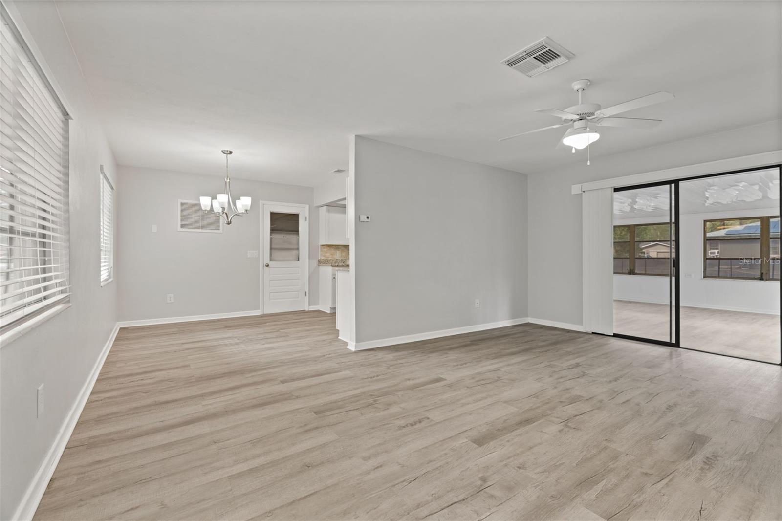 Image 12 of 38 For 410 Daisy Lane