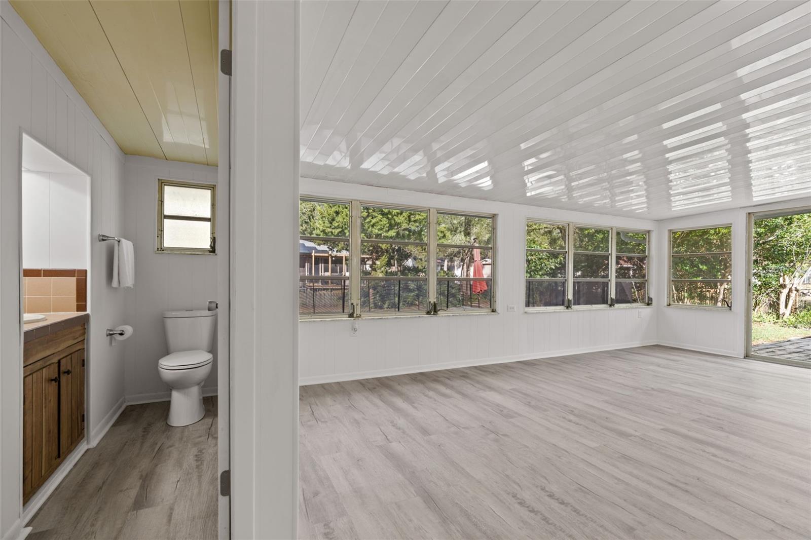 Image 20 of 38 For 410 Daisy Lane