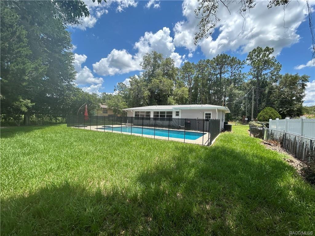 Image 33 of 38 For 410 Daisy Lane