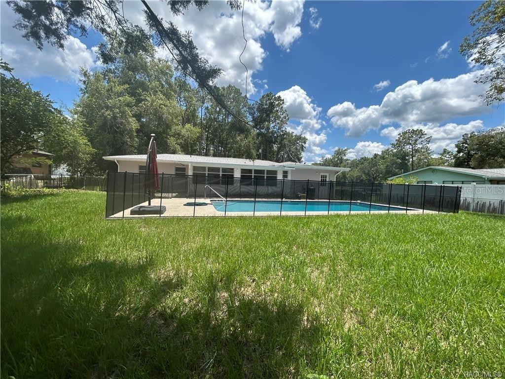 Image 34 of 38 For 410 Daisy Lane