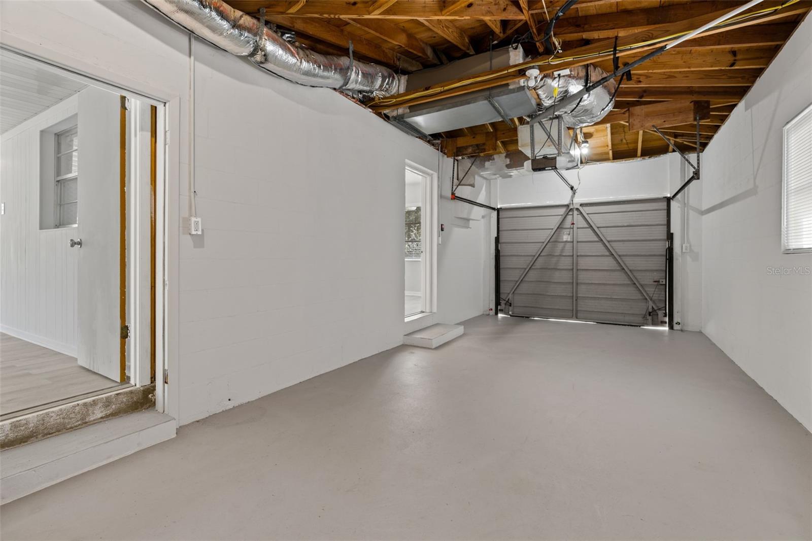 Image 37 of 38 For 410 Daisy Lane