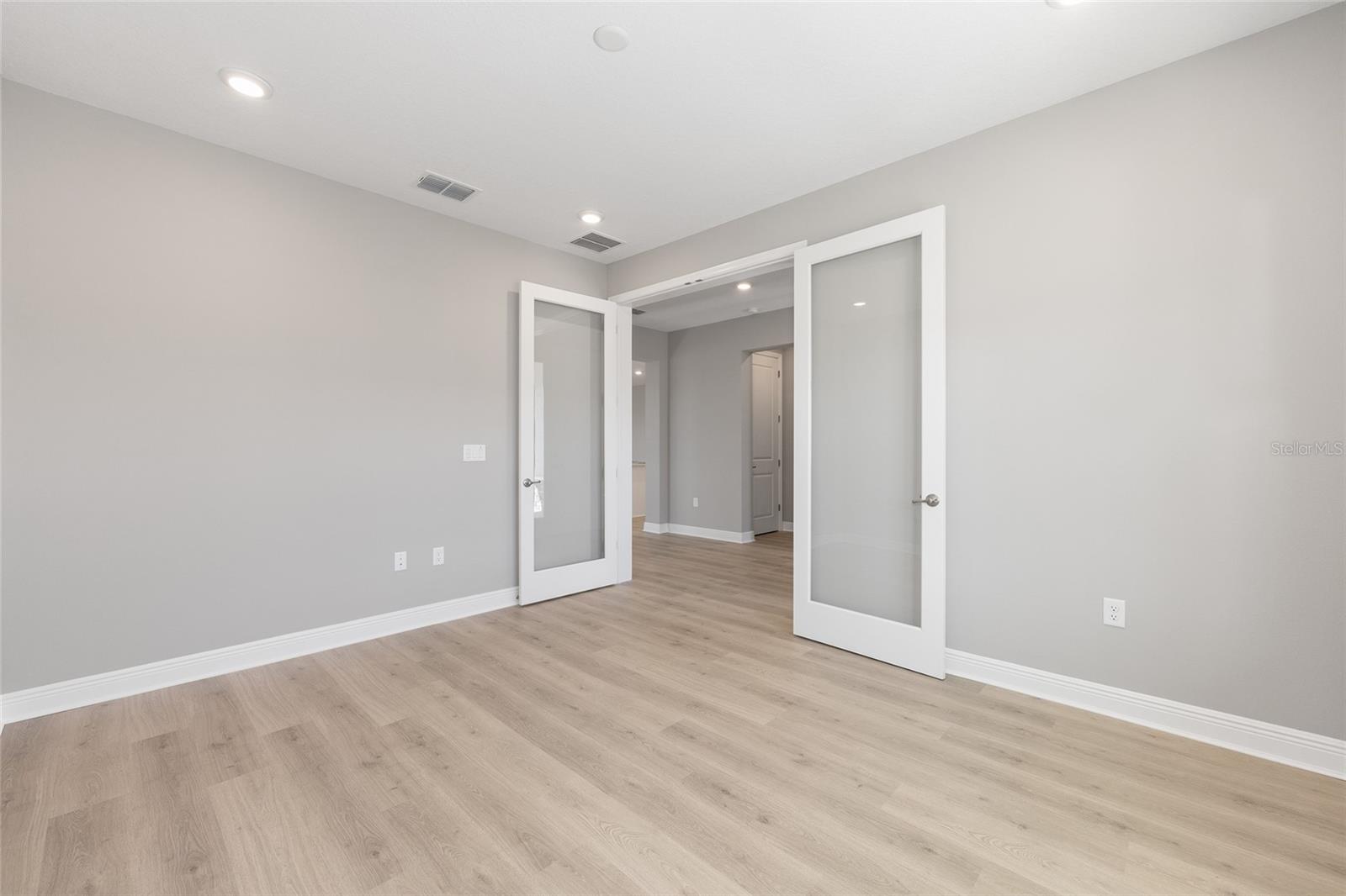 Image 11 of 48 For 10128 106th Circle