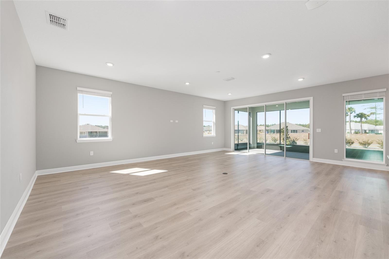 Image 17 of 48 For 10128 106th Circle