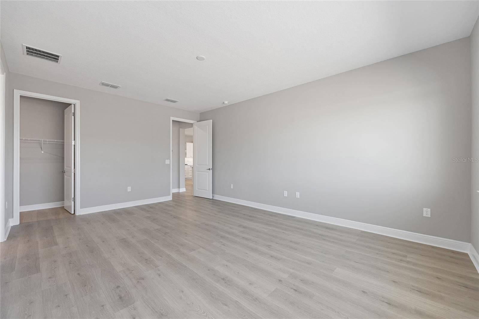 Image 31 of 48 For 10128 106th Circle