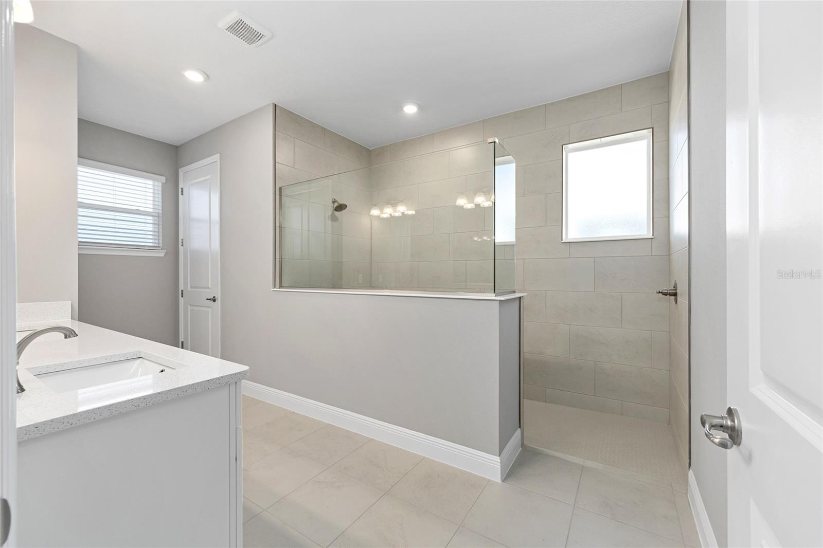 Image 33 of 48 For 10128 106th Circle