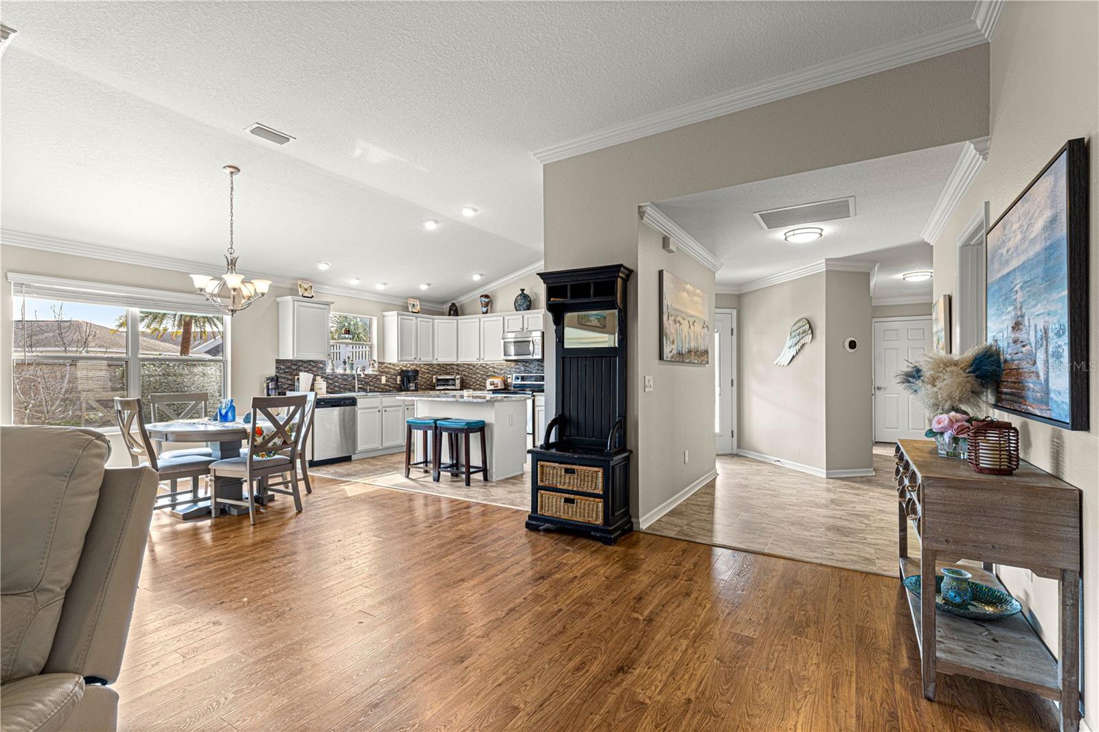 Image 29 of 51 For 1941 Yellow Pine Place