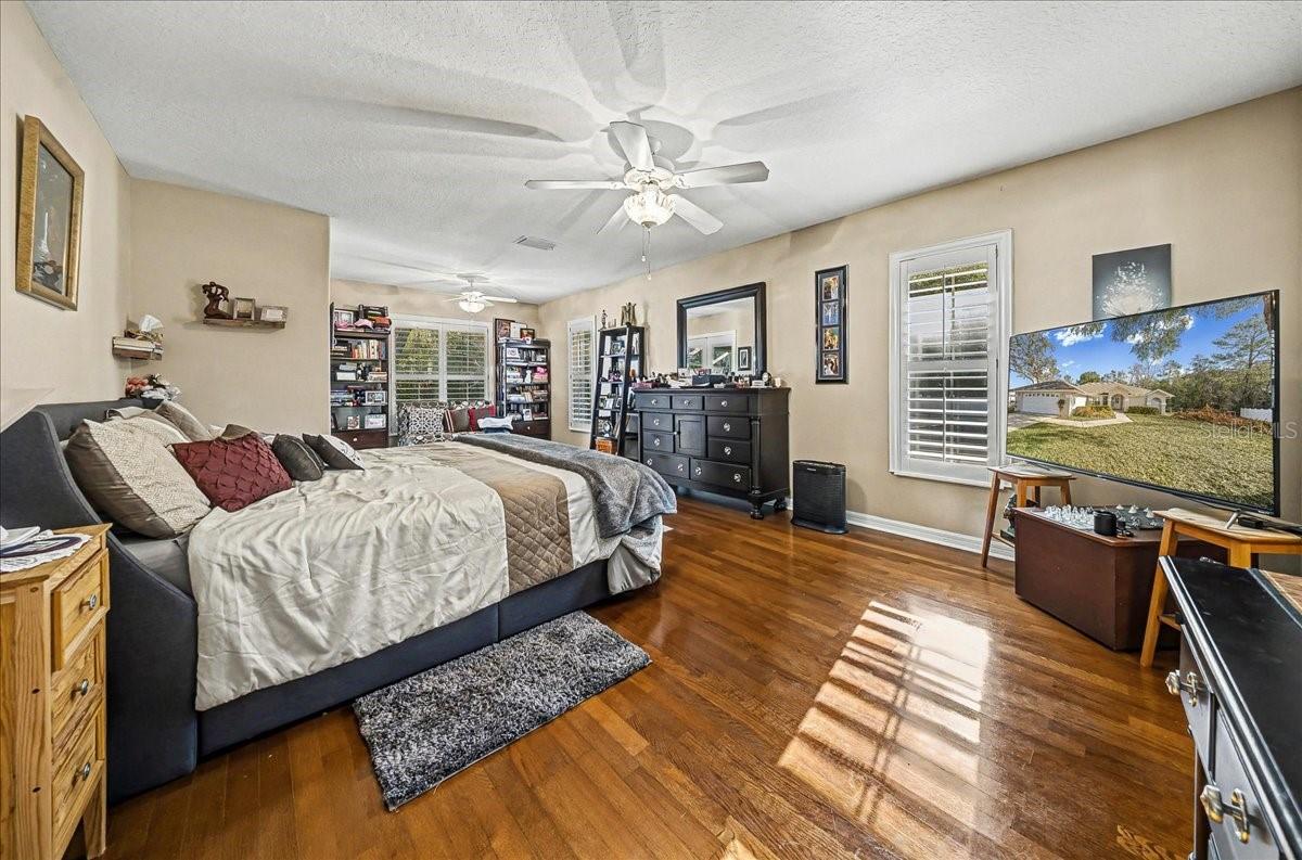 Image 17 of 48 For 6607 11th Loop