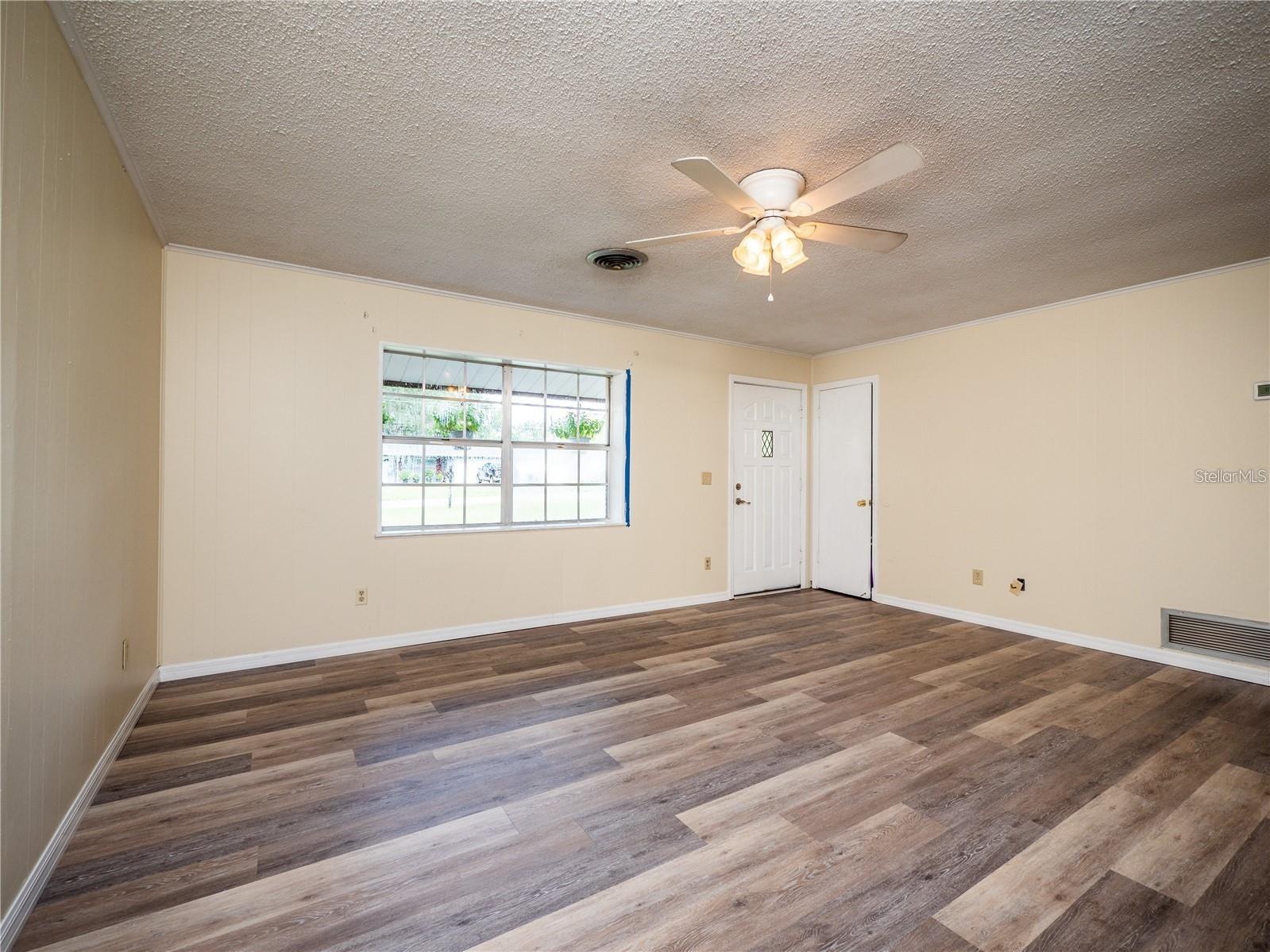 Image 5 of 8 For 1125 46th Court