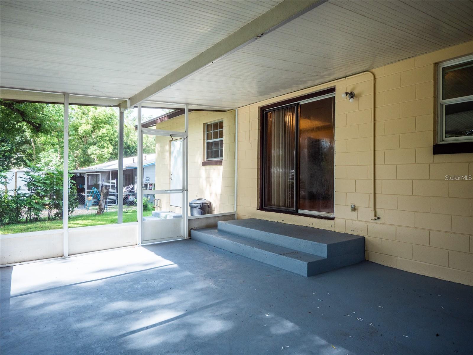 Image 7 of 8 For 1125 46th Court