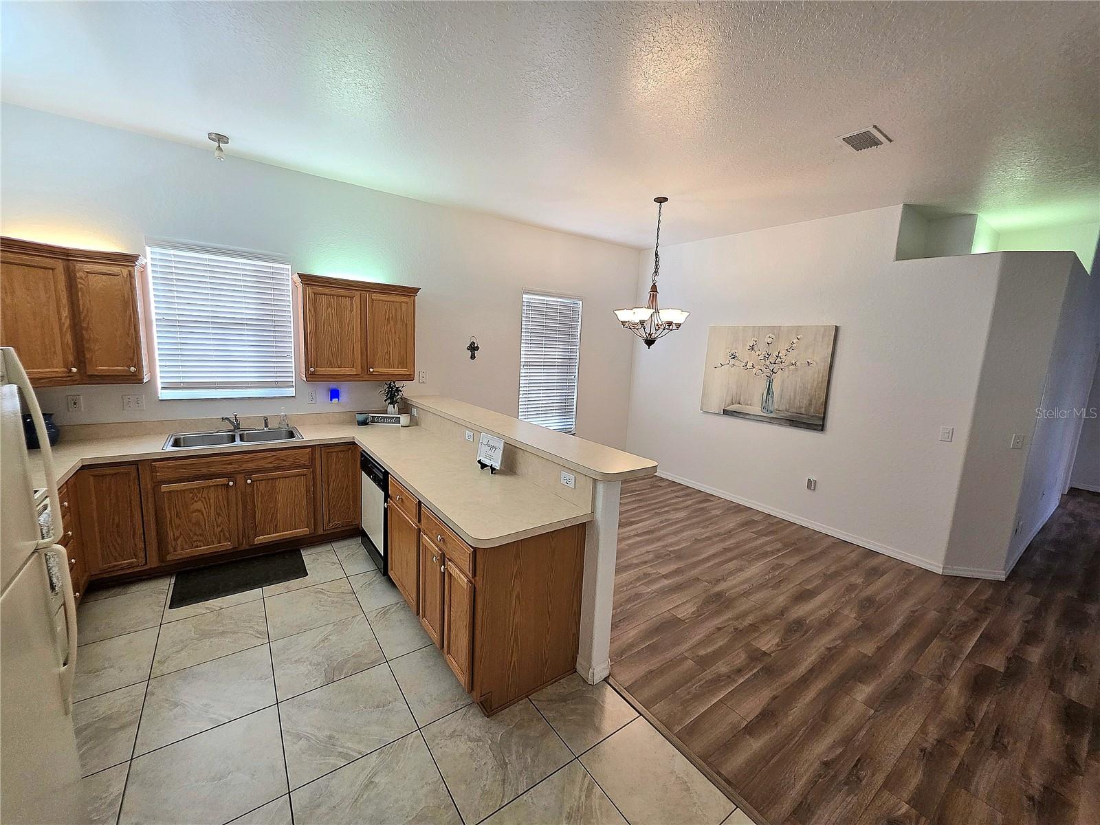 Image 11 of 37 For 2116 40th Terrace