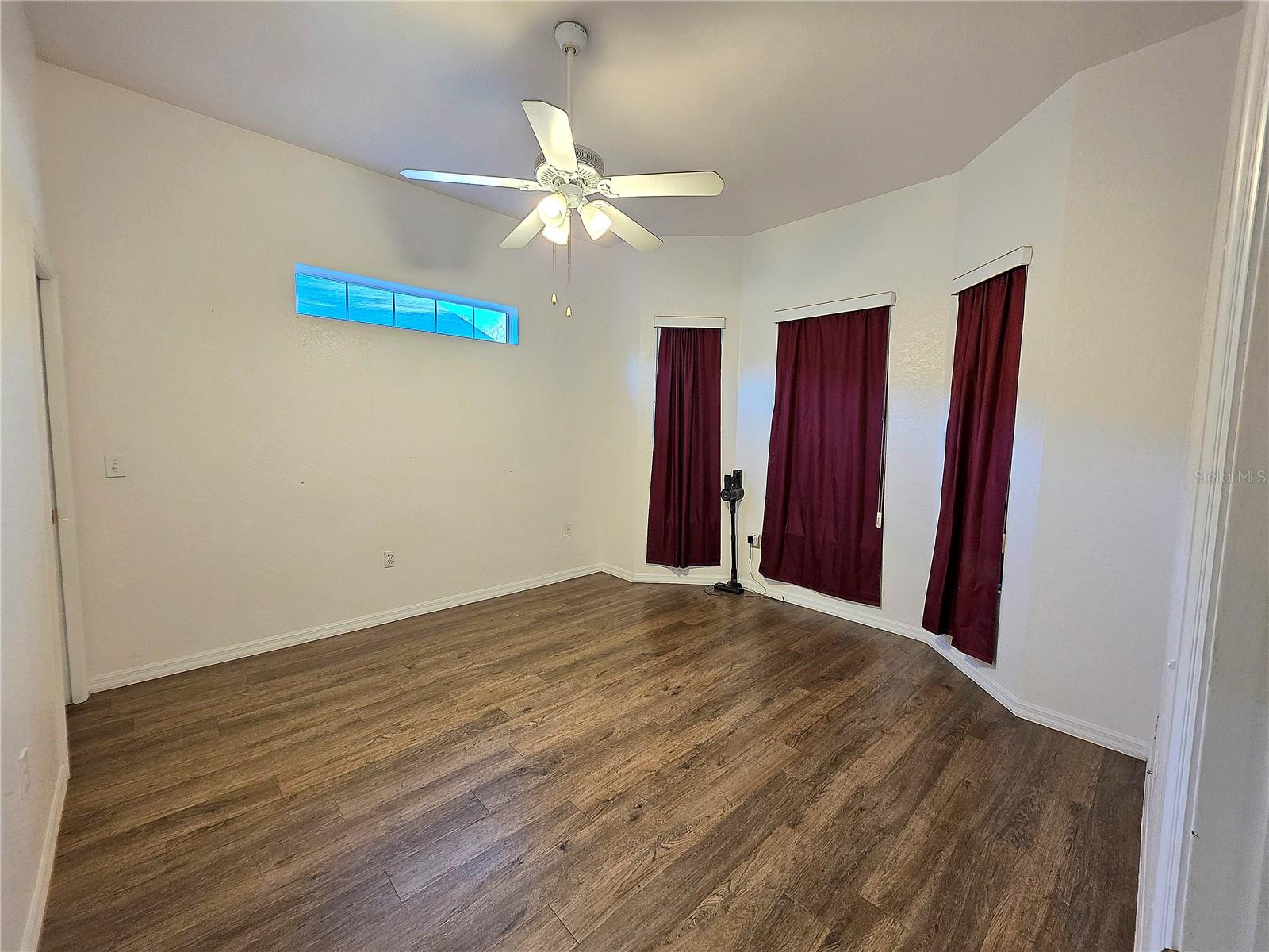 Image 13 of 37 For 2116 40th Terrace