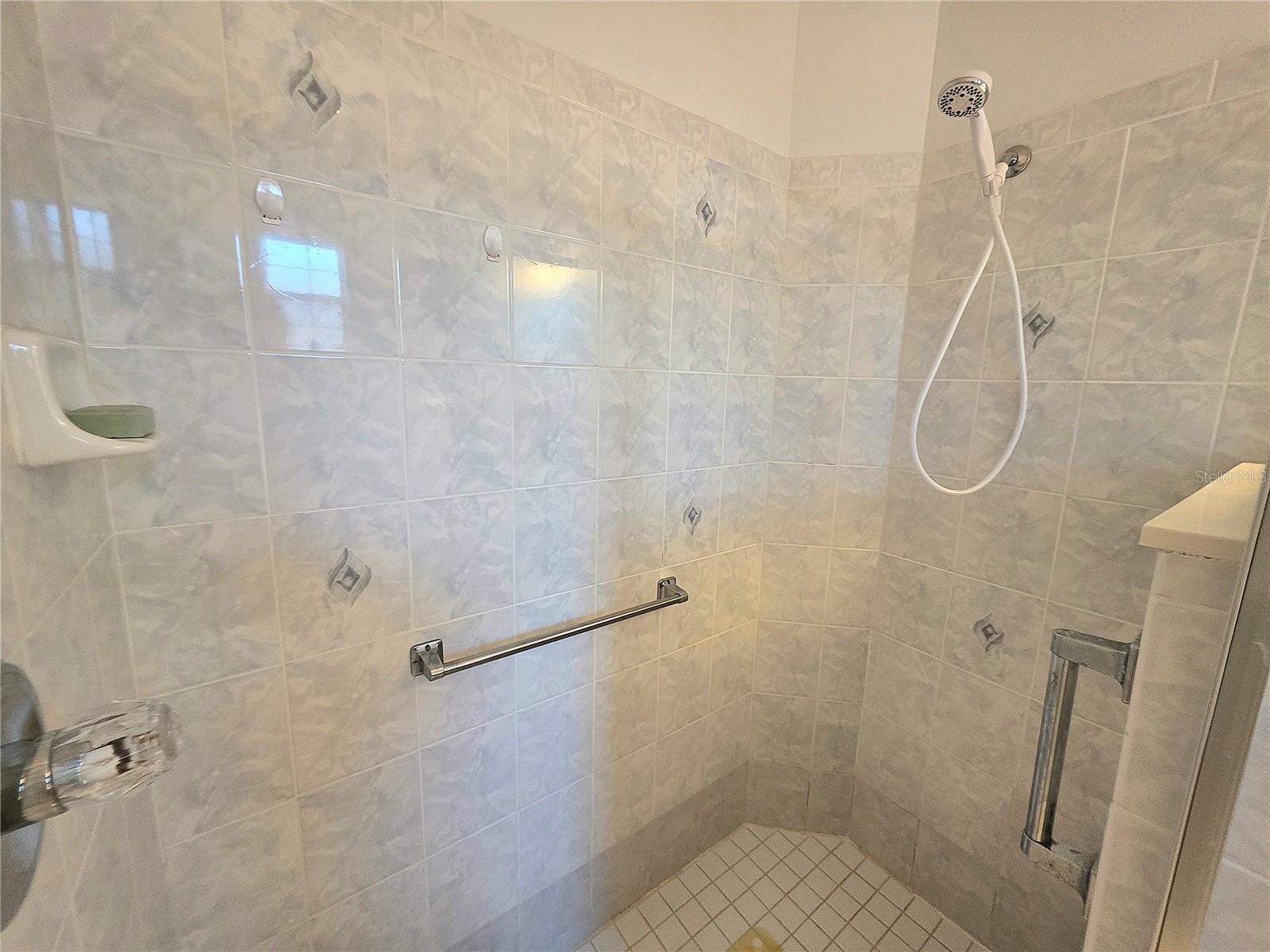 Image 23 of 37 For 2116 40th Terrace