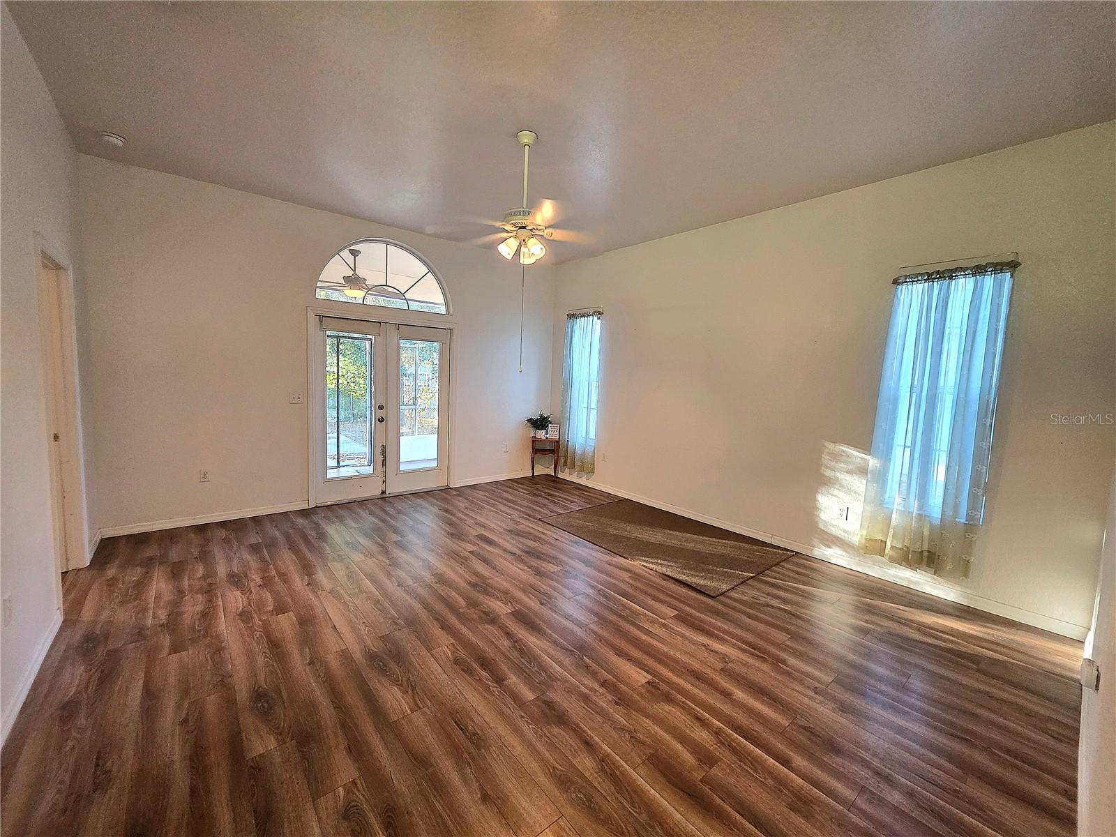 Image 4 of 37 For 2116 40th Terrace