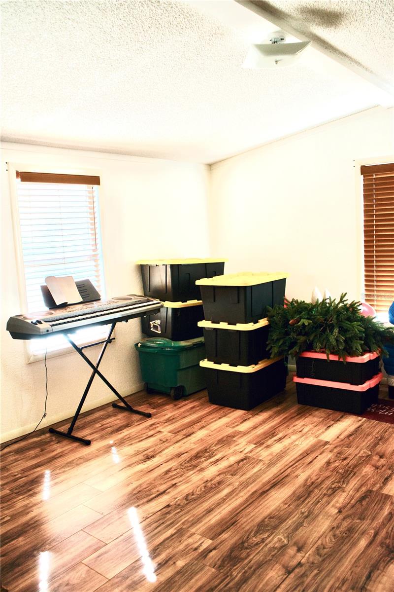 Image 20 of 26 For 5700 Silk Terrace