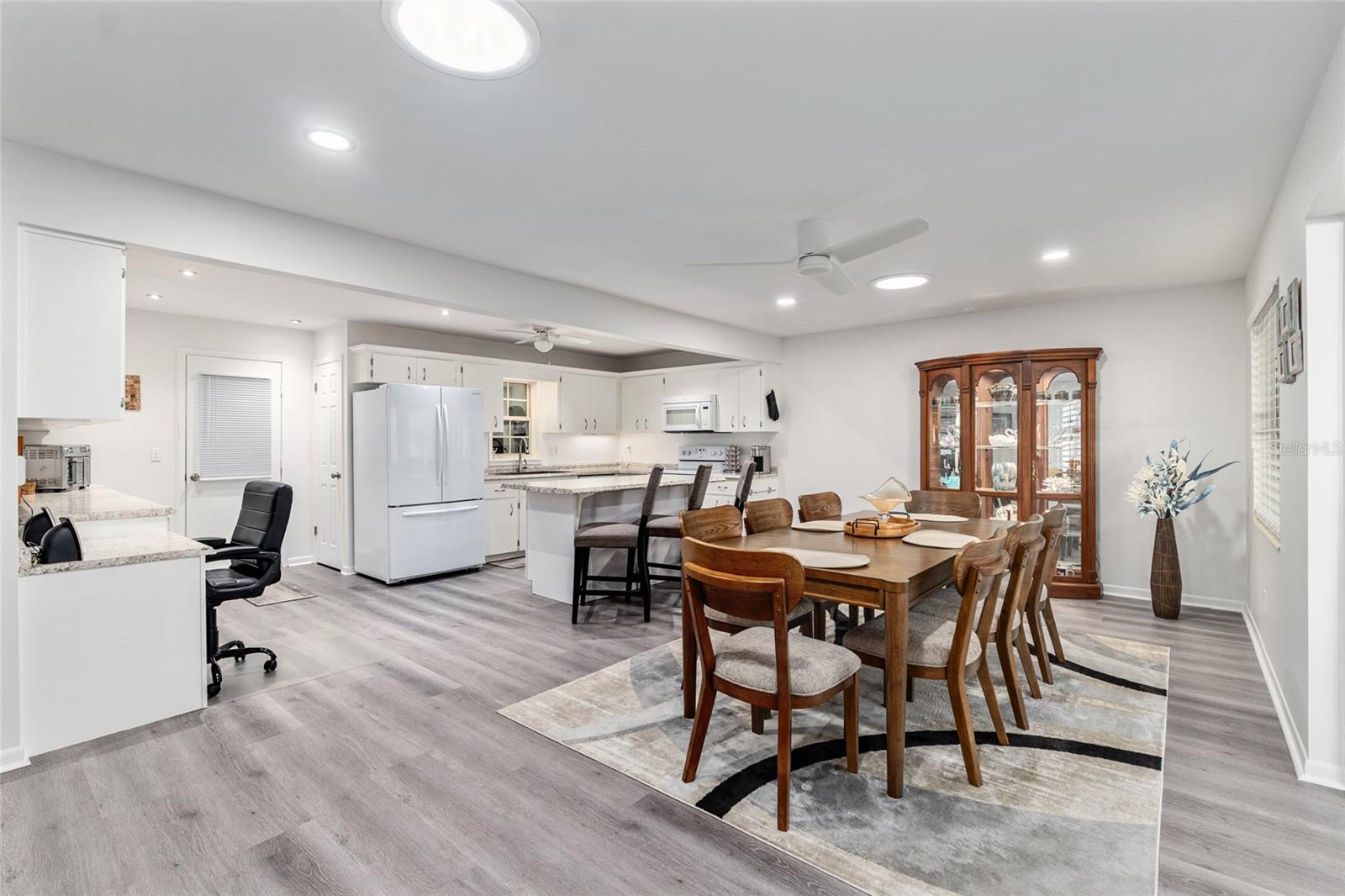 Image 11 of 40 For 8889 96th Street E