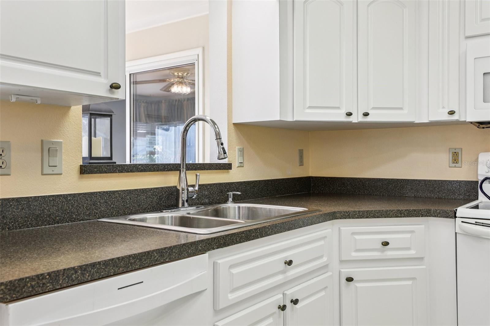 Image 15 of 65 For 2108 Greenlaw Court