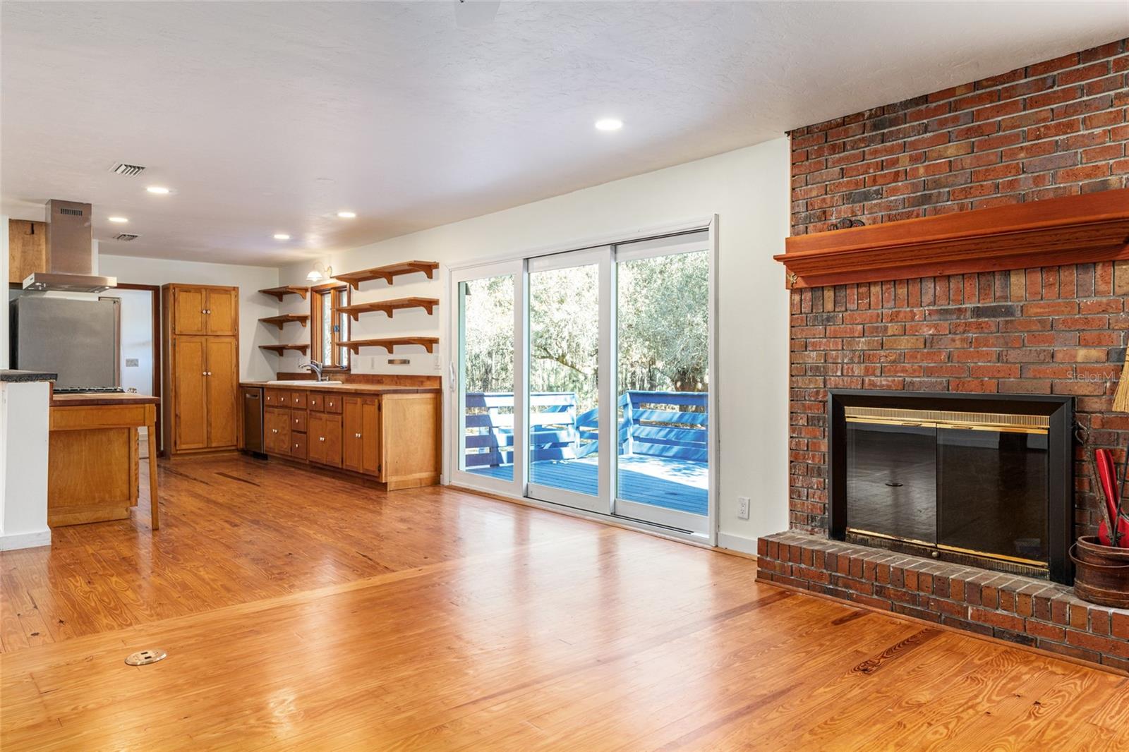 Image 12 of 34 For 22157 87th Avenue Road