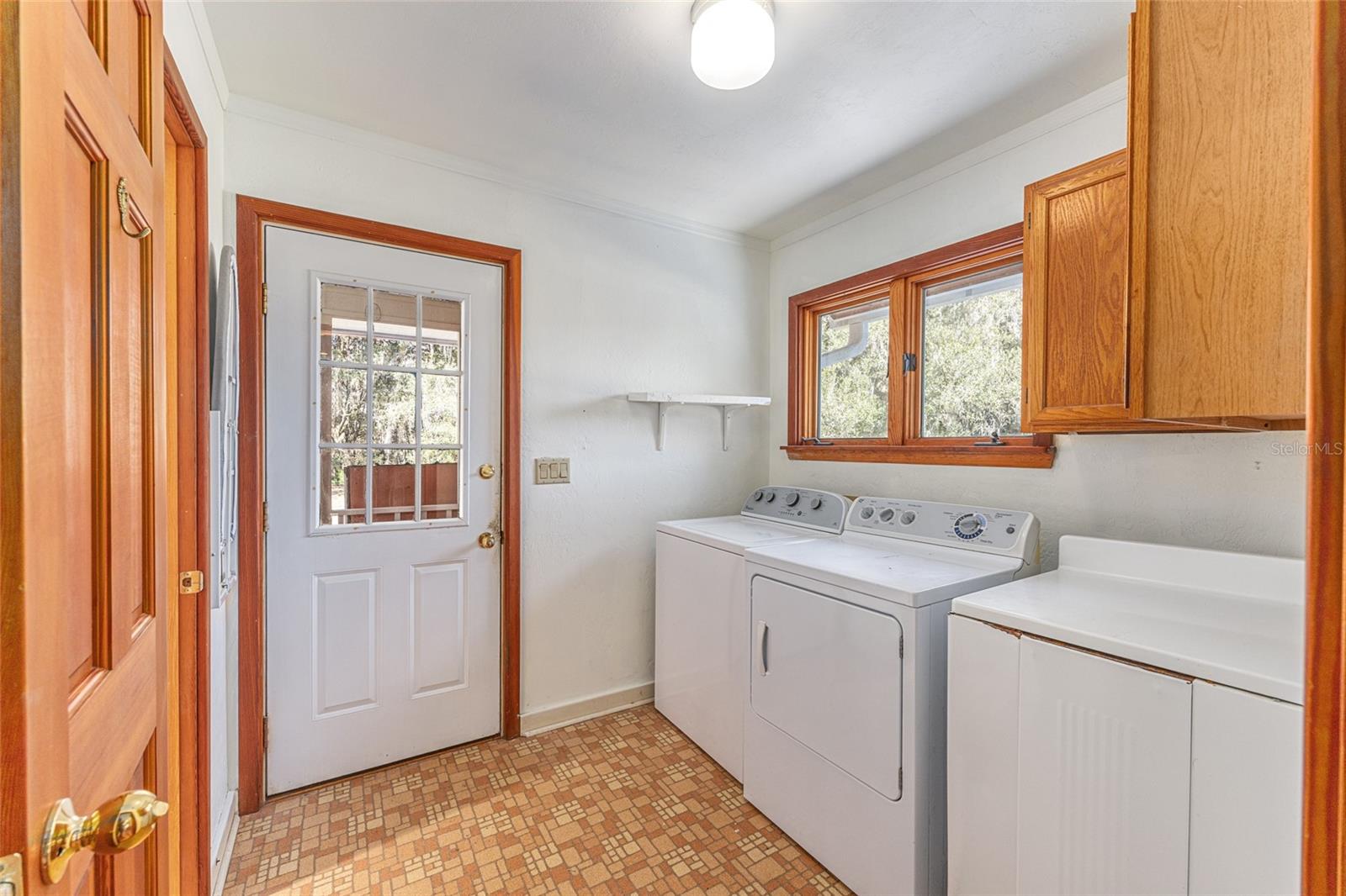 Image 8 of 34 For 22157 87th Avenue Road