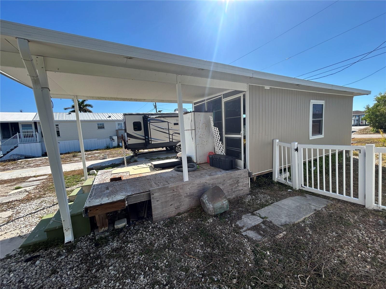 Listing photo id 9 for 3900 Royal Palm Drive